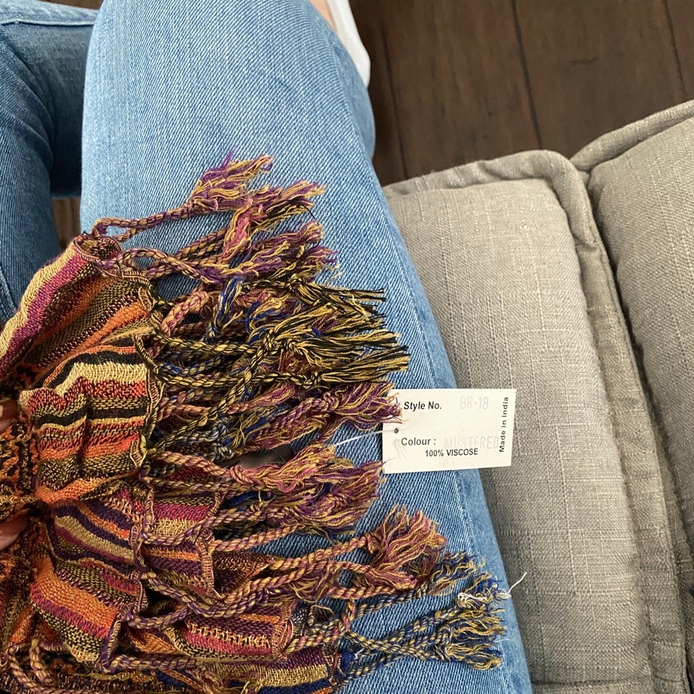 Beautiful Patterned Scarf - Picture 4 of 5
